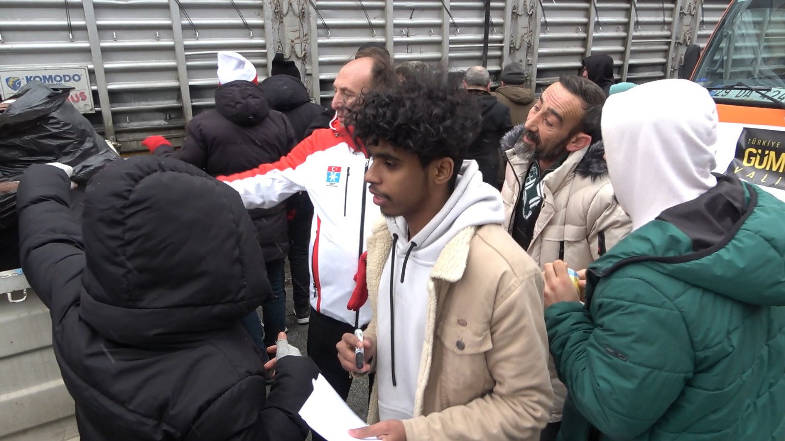 Afrikalı öğrenciler de depremzedelere yardım için seferber oldu 3