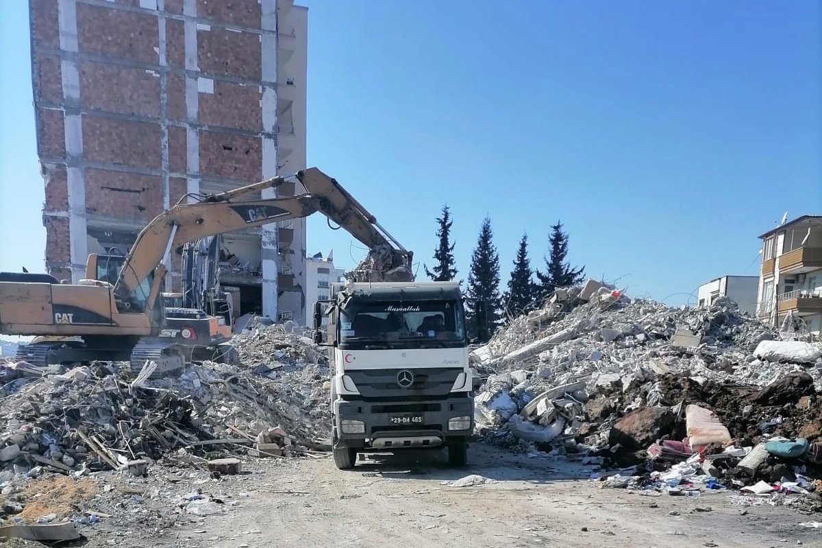 İl Özel İdaresi ilk günden beri deprem bölgesinde 2