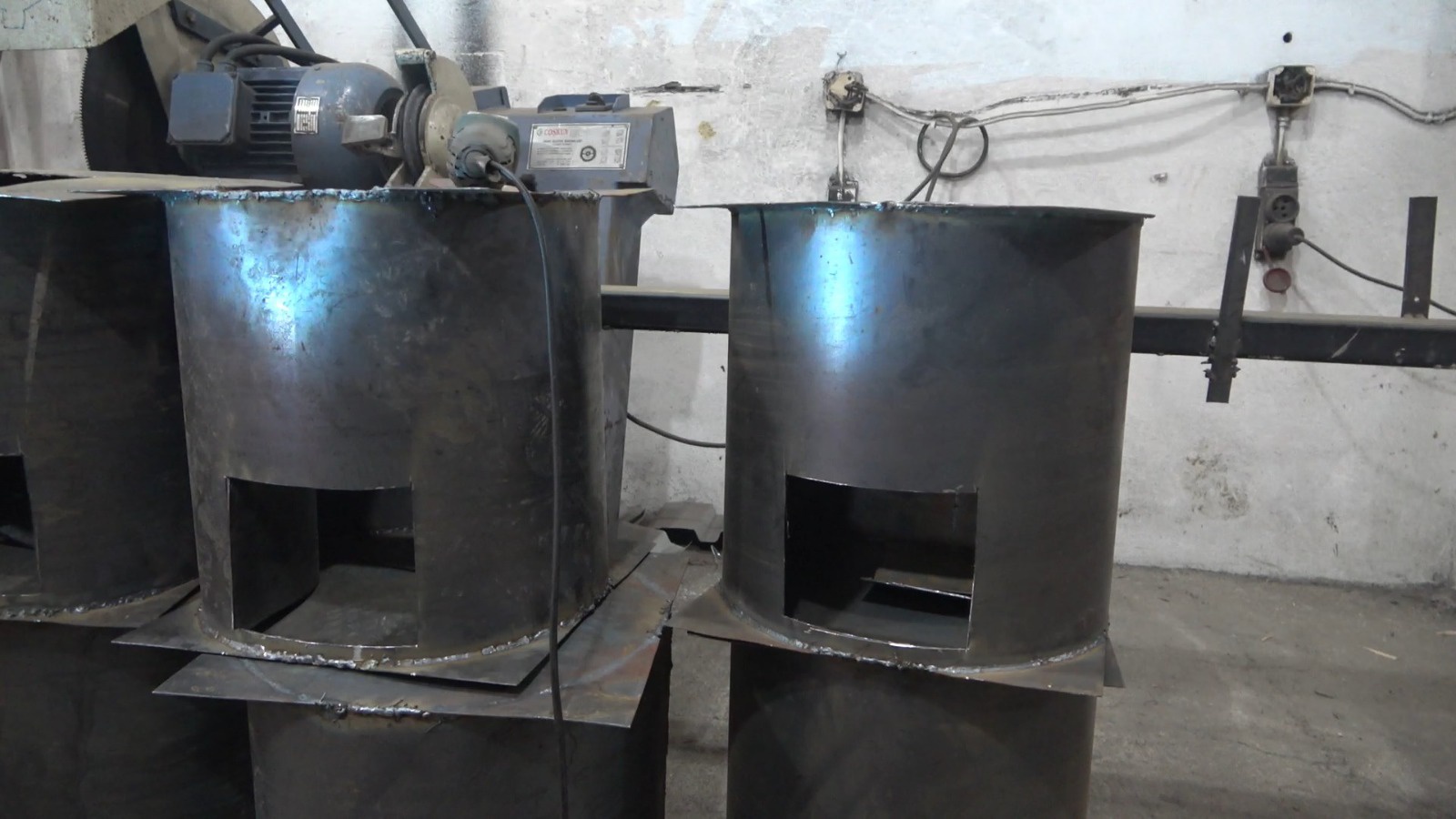 Sanayi esnafı depremzedeler için soba üretmeye başladı 5