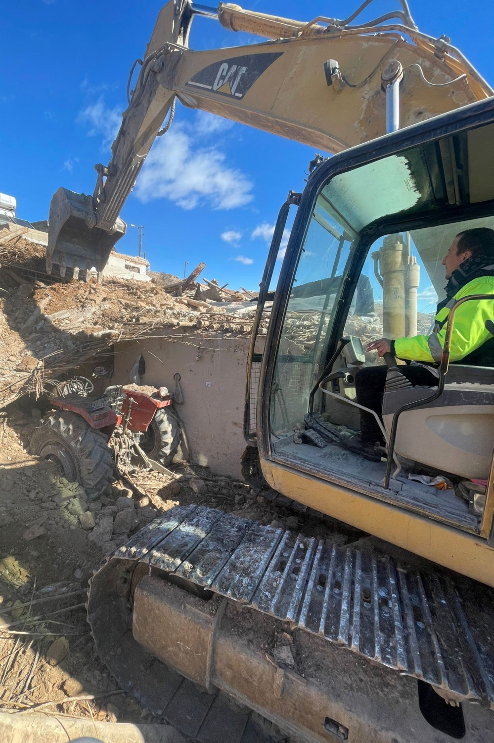 İl Özel İdaresi ilk günden beri deprem bölgesinde 7