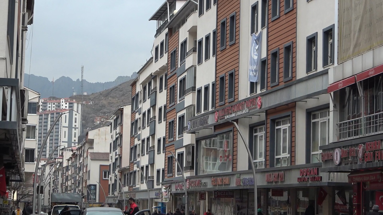 Depremzedelere evlerini kira bedelsiz açtılar 6