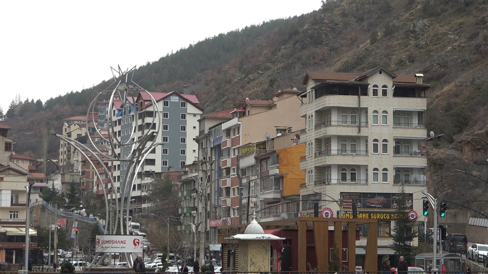 Depremzedelere evlerini kira bedelsiz açtılar 5