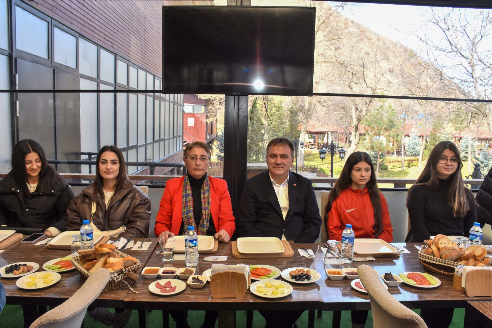 Kadınlar Günü’nü depremzede kadınlarla kutladılar 4