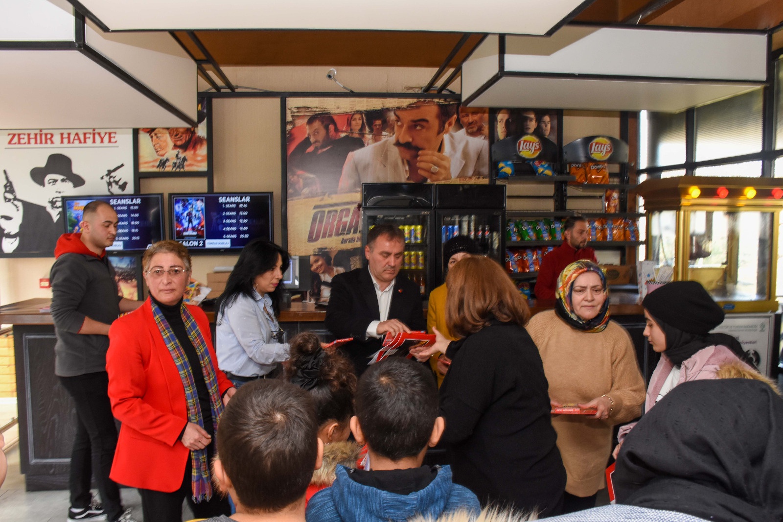 Kadınlar Günü’nü depremzede kadınlarla kutladılar 1
