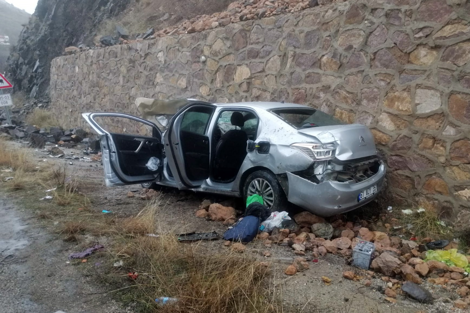 Gümüşhane’de trafik kazası: 2 yaralı 9