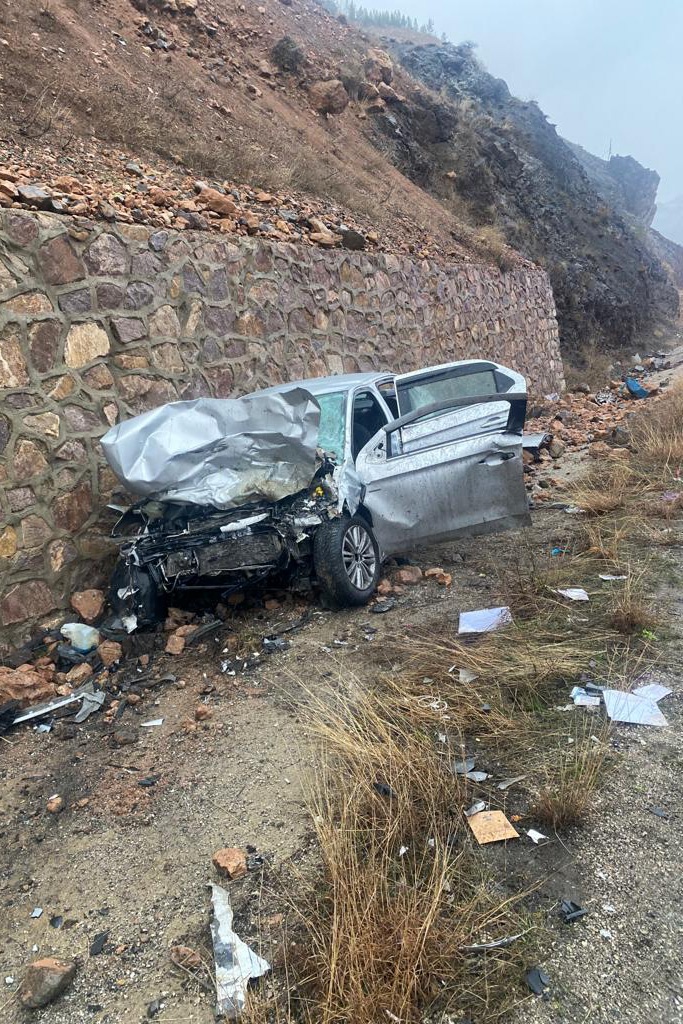 Gümüşhane’de trafik kazası: 2 yaralı 6