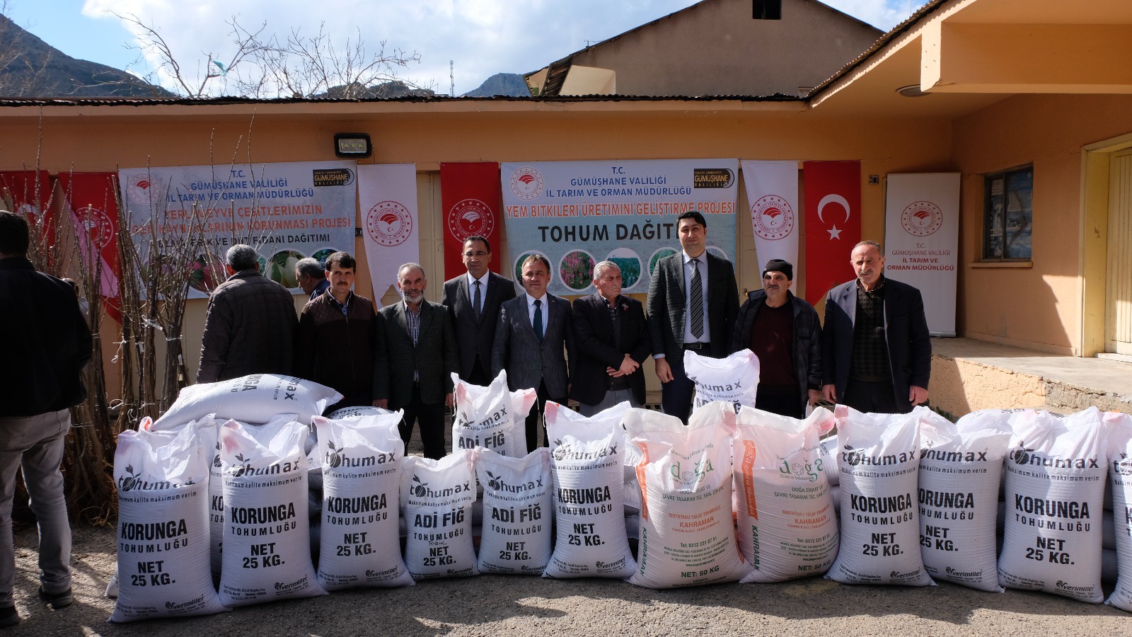 Gümüşhane’de üreticilere yem bitkisi ve fidan dağıtımı gerçekleştirildi 6