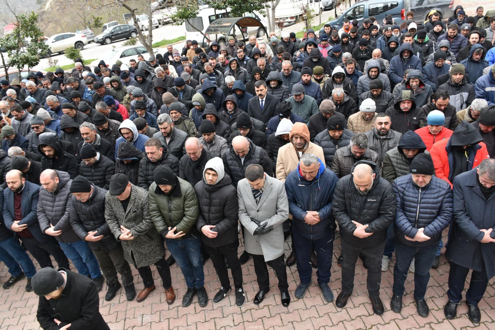 Zorlu son yolculuğuna uğurlandı 4