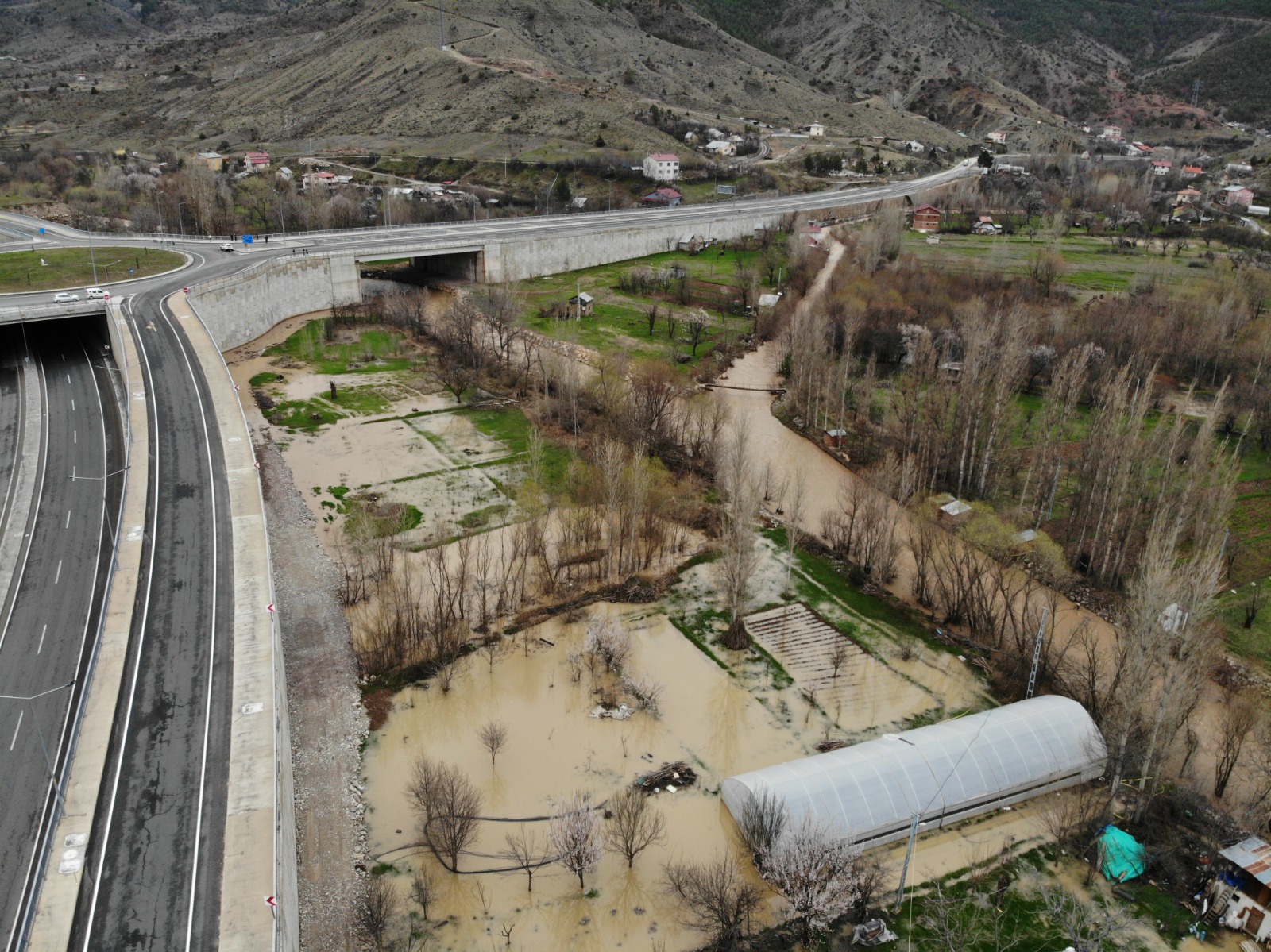 Harşit Çayı taştı bahçeler göle döndü 2