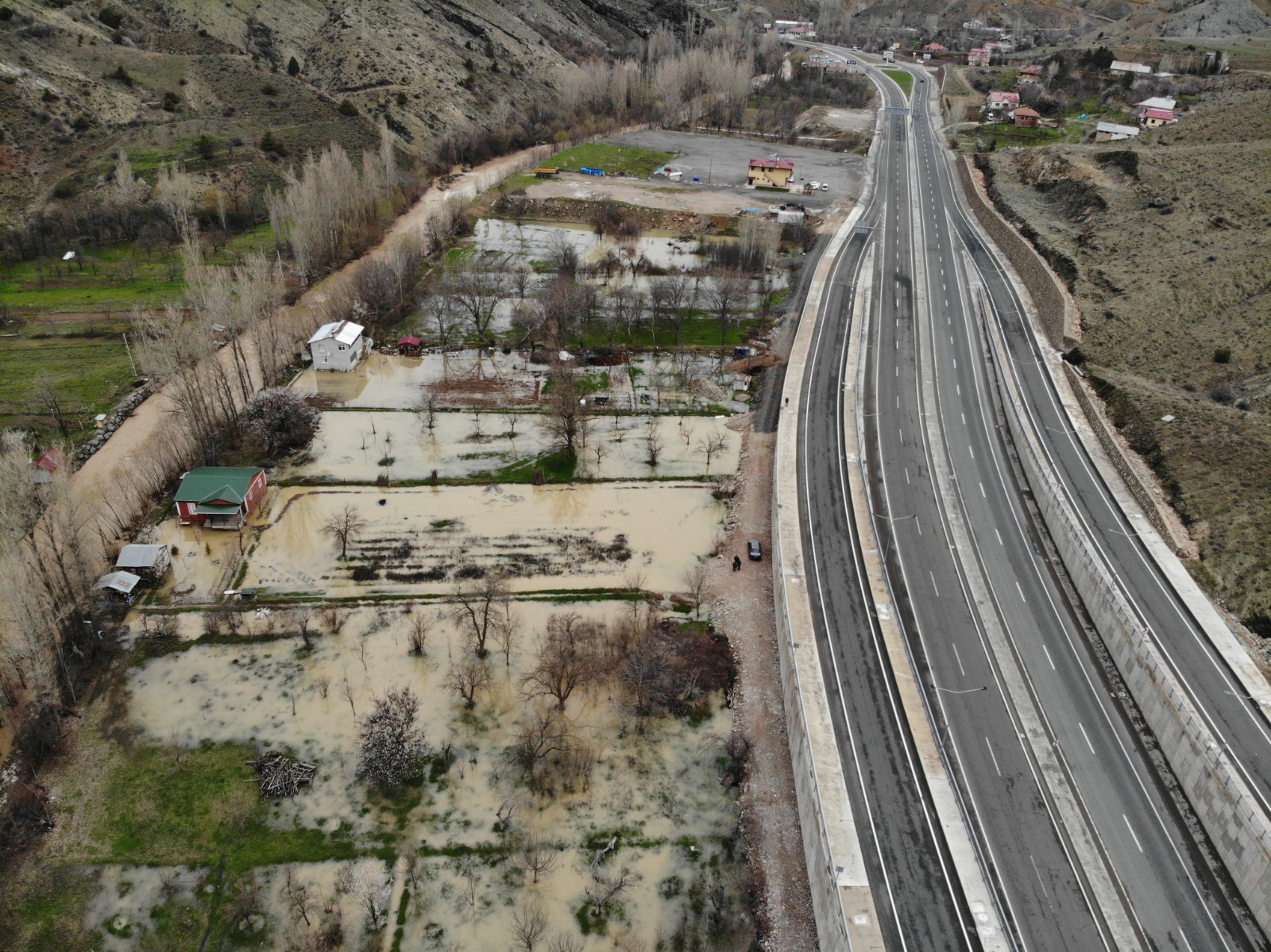 Harşit Çayı taştı bahçeler göle döndü 5