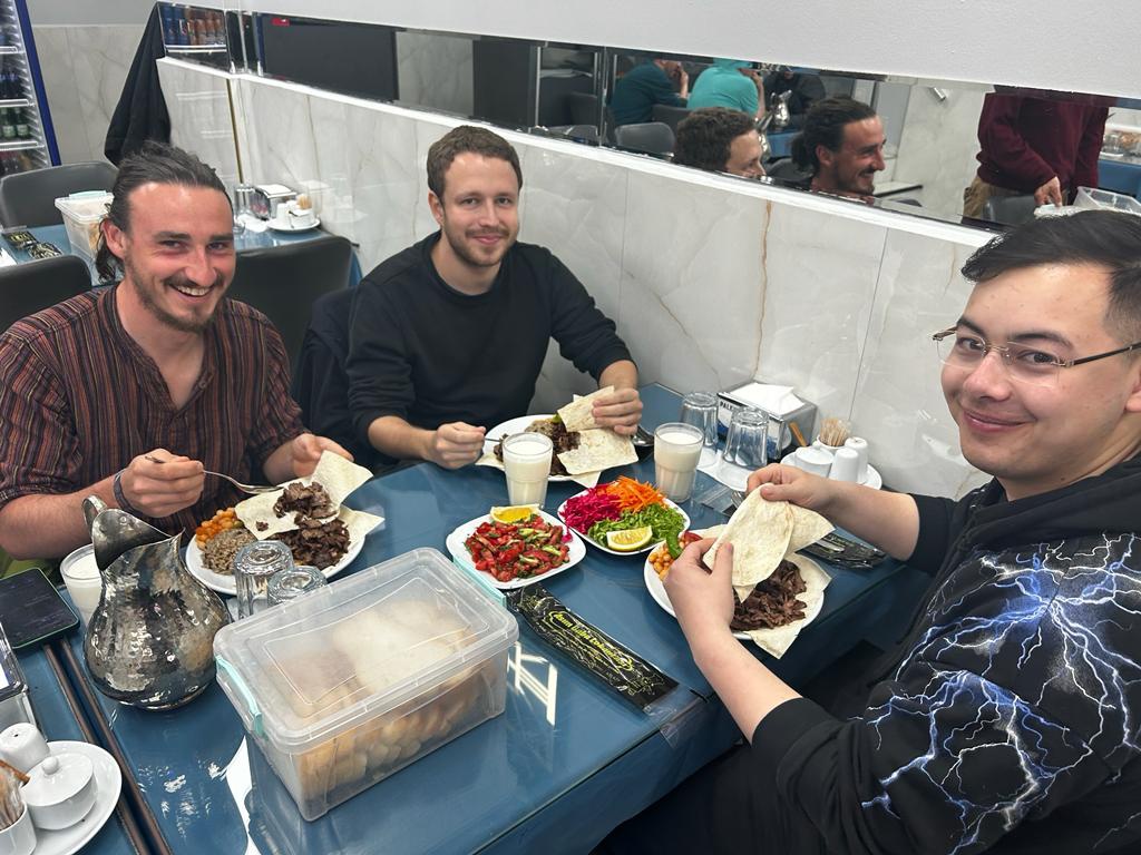 Almanya’dan gelip Kelkit dönerine doyamadılar 4