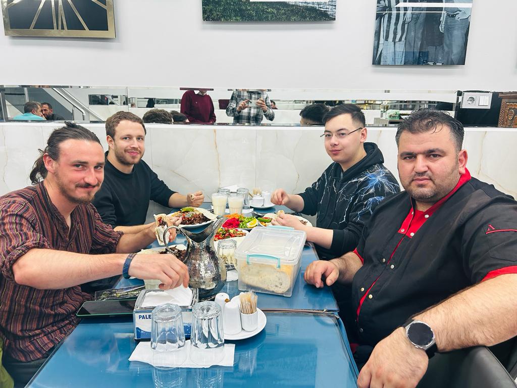 Almanya’dan gelip Kelkit dönerine doyamadılar 2