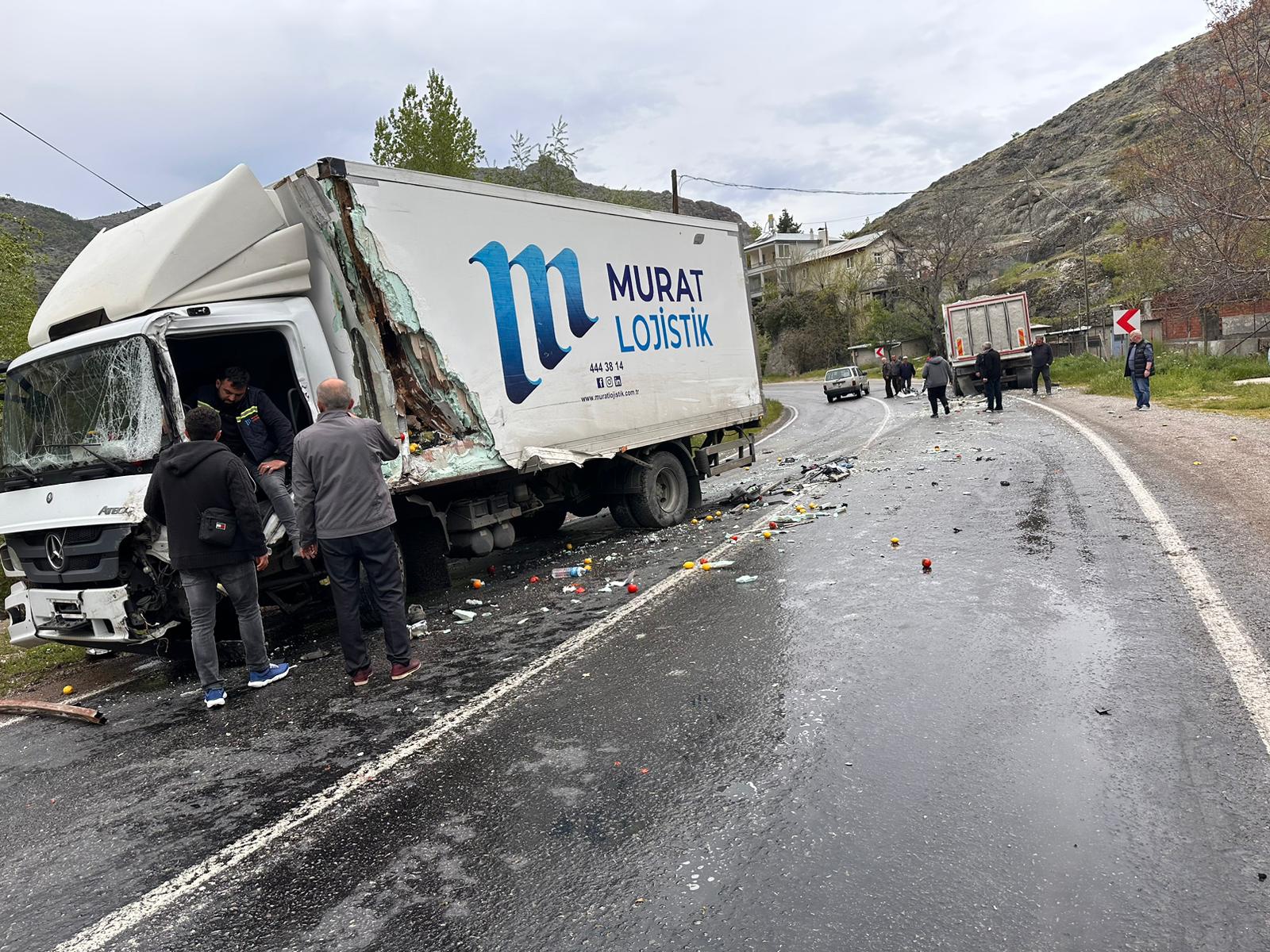 Bir hafta arayla aynı noktada 2.kaza: 1 yaralı 2