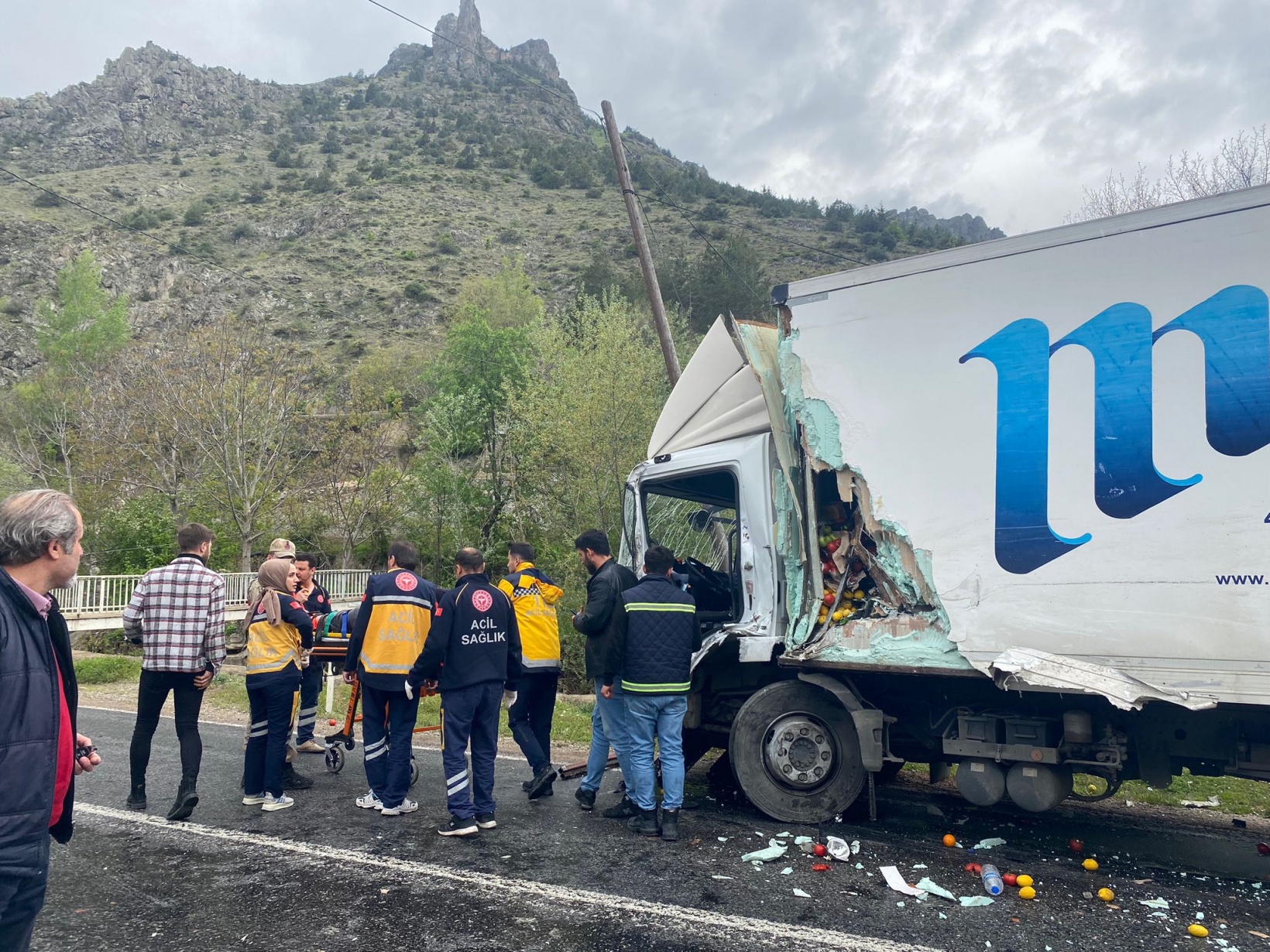 Bir hafta arayla aynı noktada 2.kaza: 1 yaralı 4