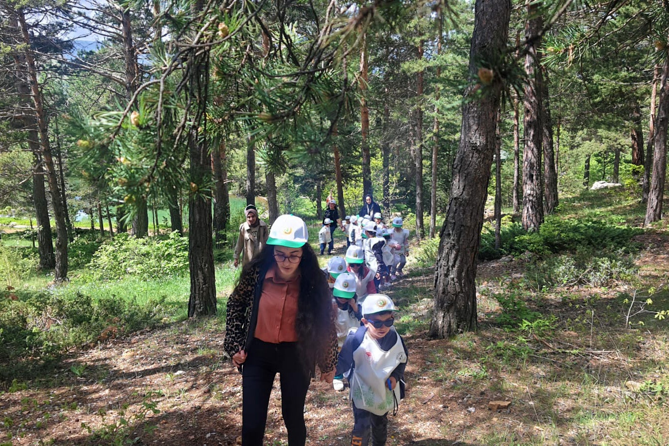 Minik öğrencilerden orman keşfi 12