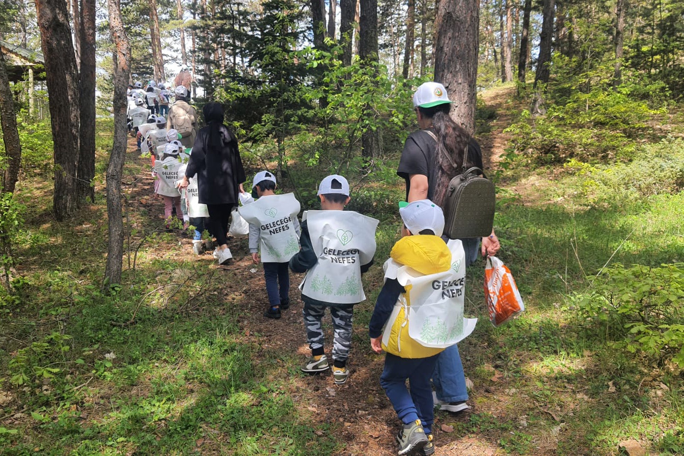 Minik öğrencilerden orman keşfi 13