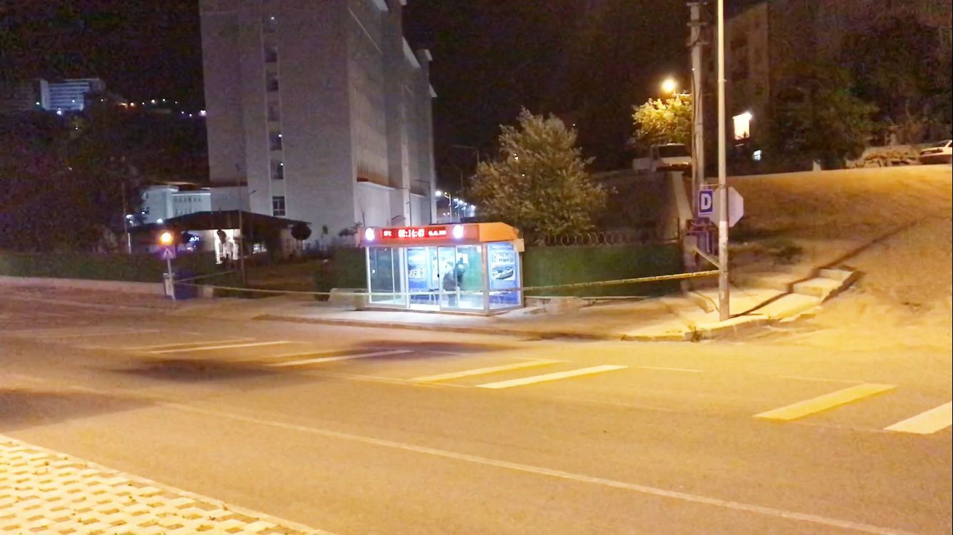 Dolmuş durağına bırakılan şüpheli çanta patlatıldı 3