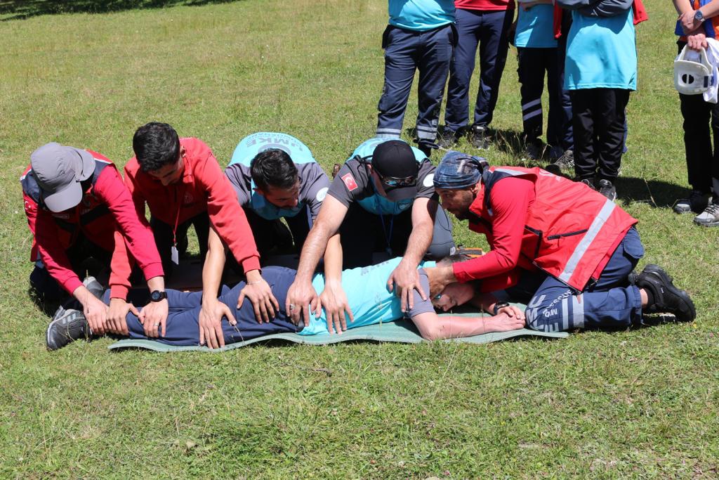 Gümüşhane UMKE ailesi 110 kişiye ulaştı 3