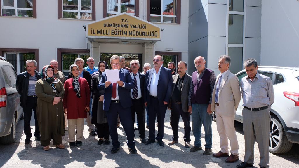 İYİ Parti’den MEB önünde açıklama 3