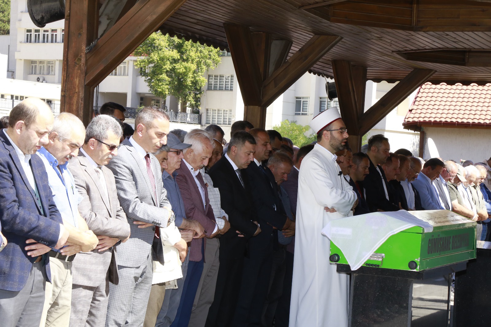 Akdoğan son yolculuğuna uğurlandı 17