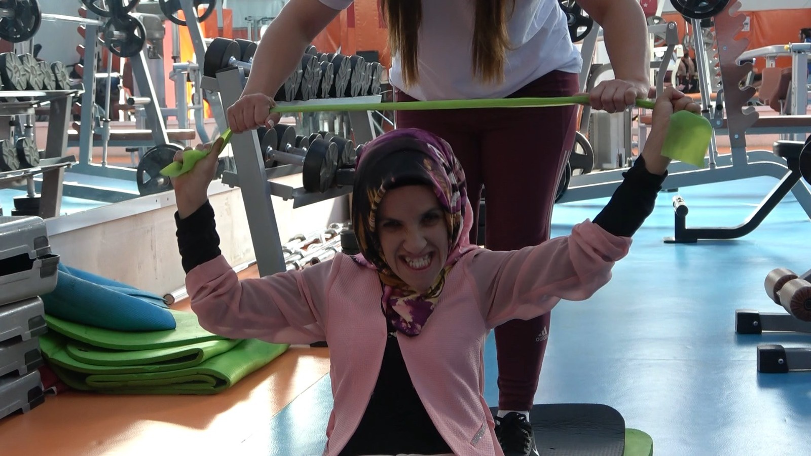 Kas hastası Deniz, Gençlik Merkezinde hayata tutunuyor 5