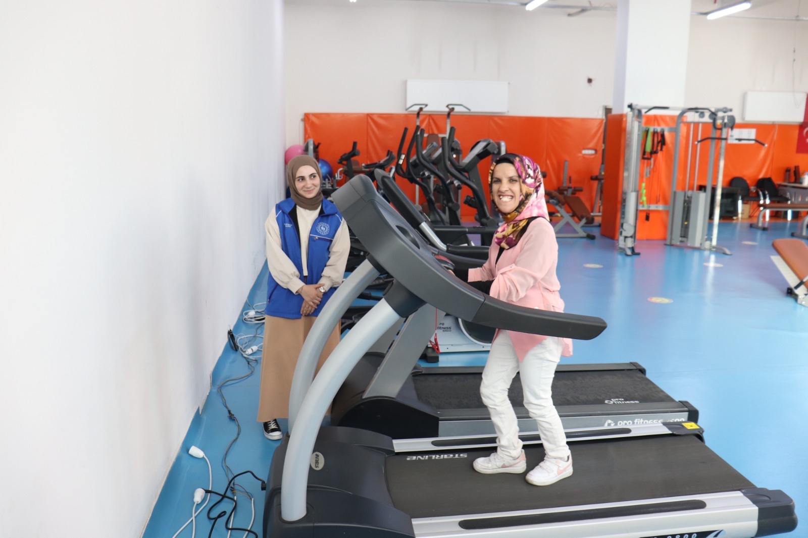 Kas hastası Deniz, Gençlik Merkezinde hayata tutunuyor 10