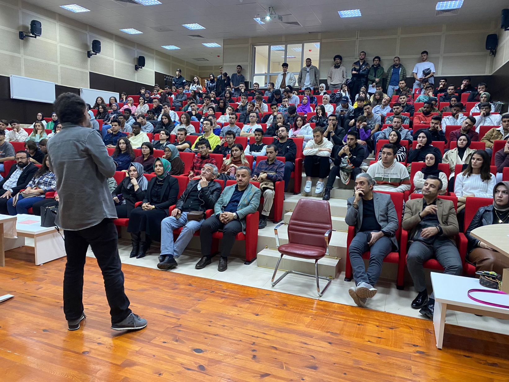 GÜ’de yazılım mühendisliğinin geleceği tartışıldı 6