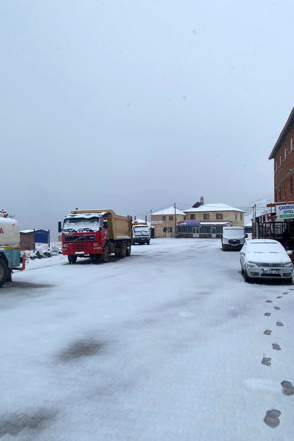 Gümüşhane’nin yüksekleri beyaza büründü 4