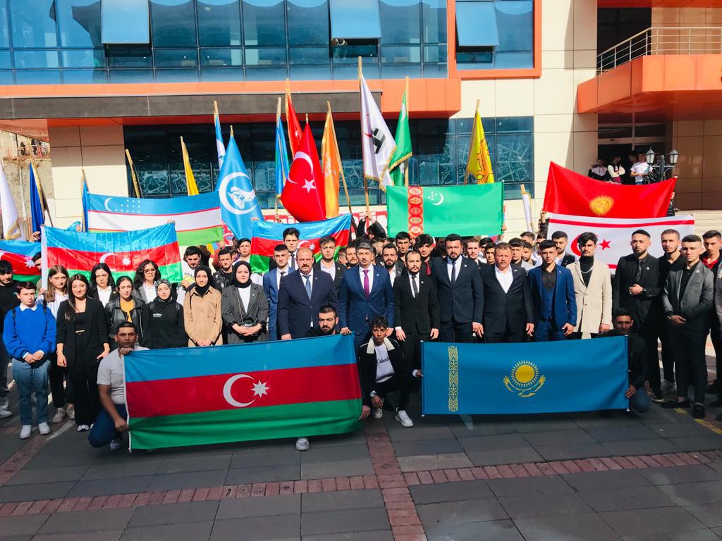 Ülkü Ocakları’ndan 3. Geleneksel Bayrak Yürüyüşü  4