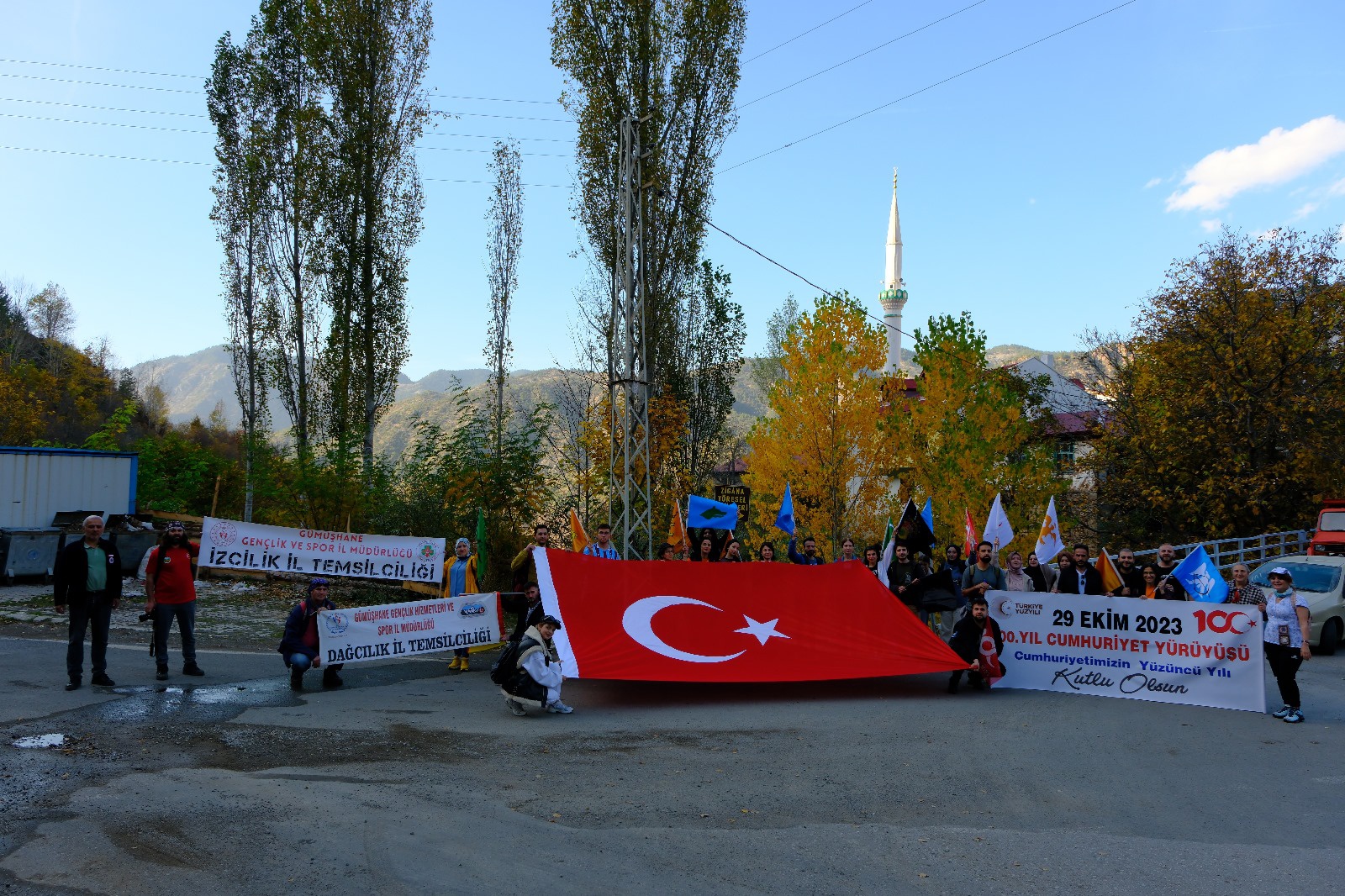 İzci ve dağcılar 100. yılı Zigana’da kutladı 10