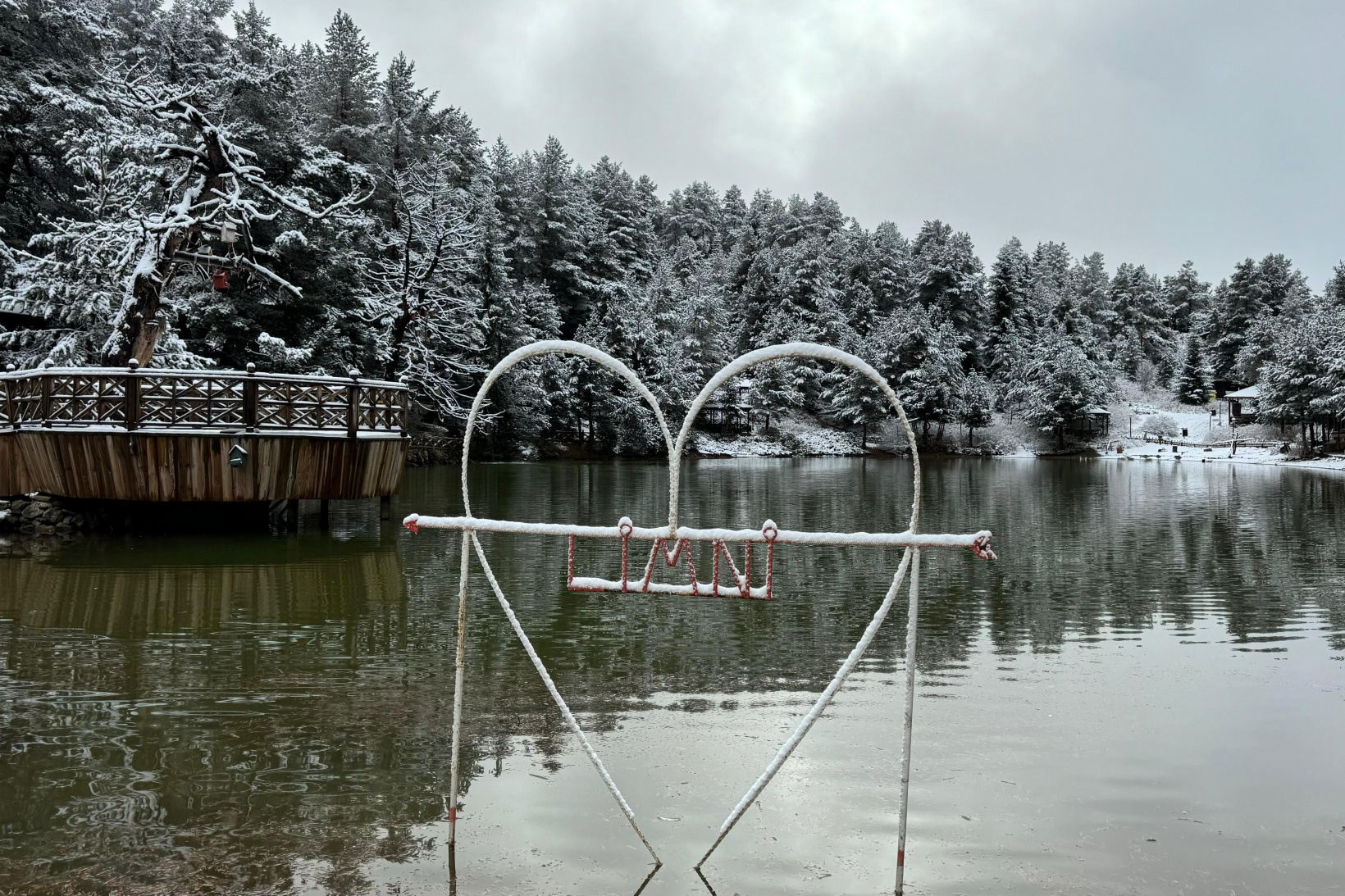 Zigana Dağı'nın eteklerindeki Limni Gölü beyaz gelinliğini giydi 9