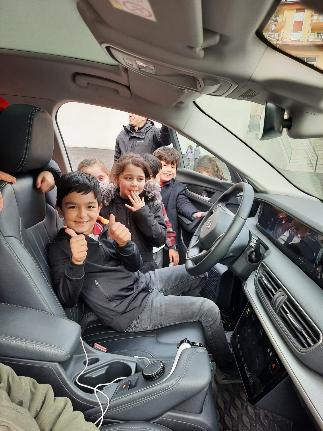 Öğrenciler Yerli Malı Haftasını TOGG’la kutladı 5