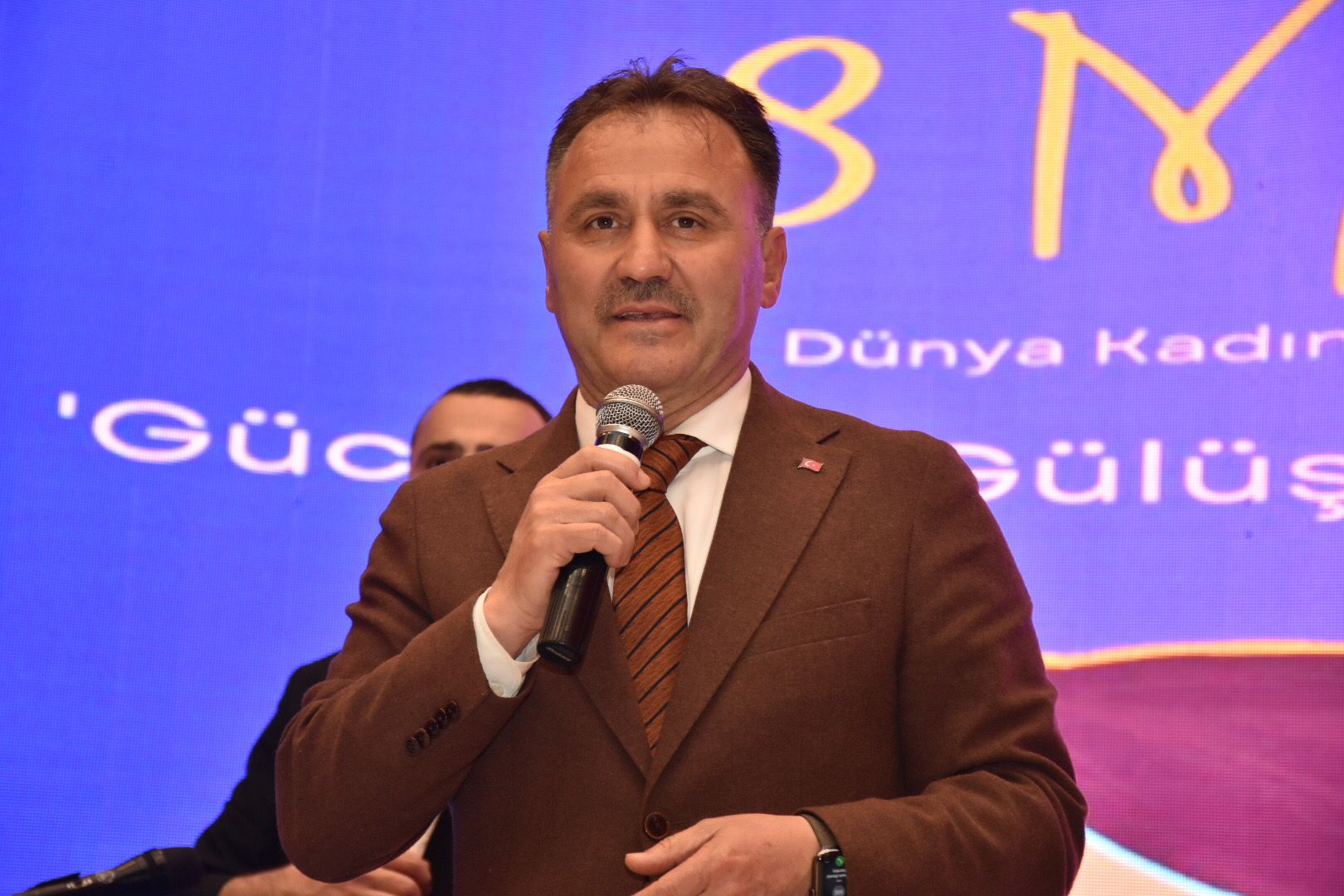 Ay-Kadın ve EVSAD Derneklerinden kadınlara özel program 9