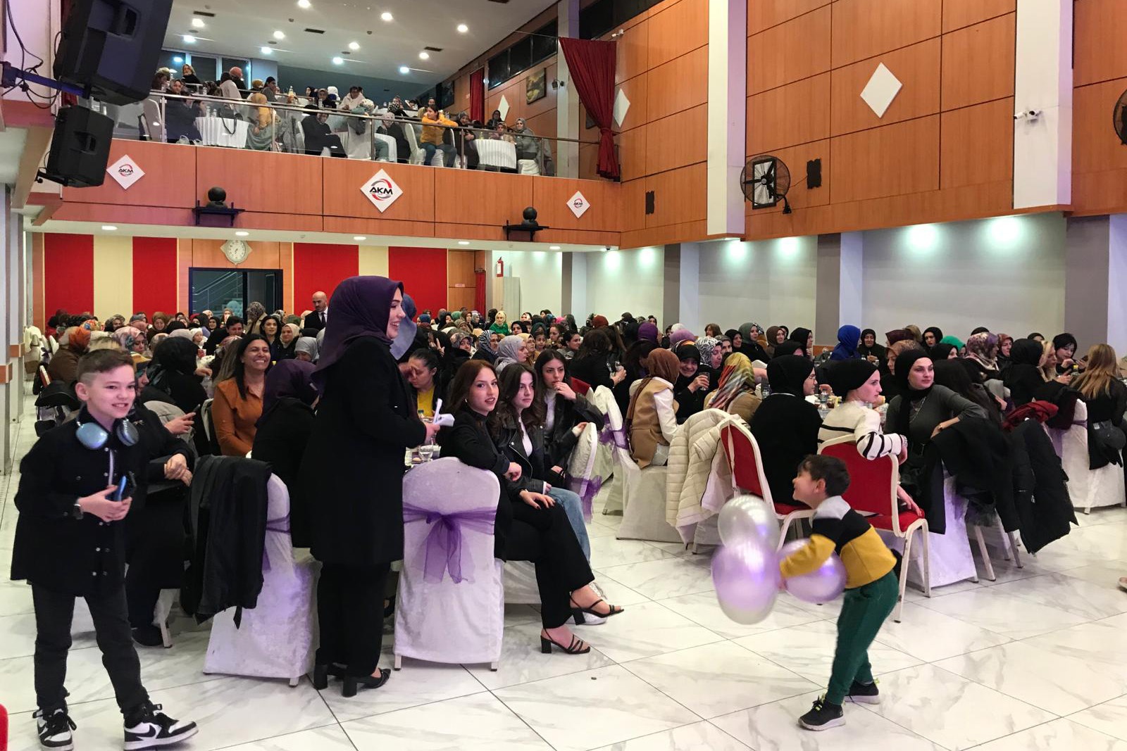 Ay-Kadın ve EVSAD Derneklerinden kadınlara özel program 13