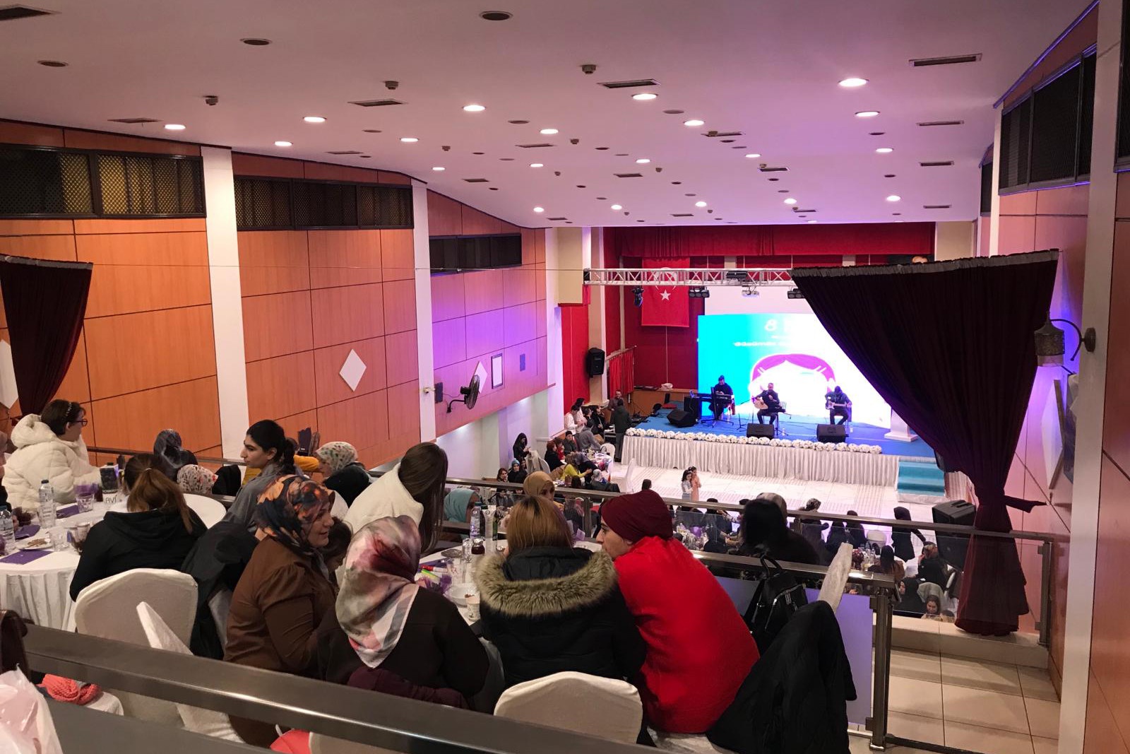 Ay-Kadın ve EVSAD Derneklerinden kadınlara özel program 15