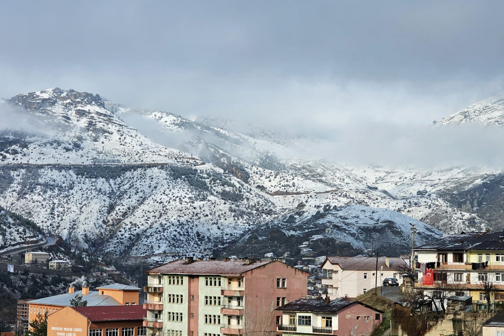 Gümüşhane’de mart kapıdan baktırdı 9