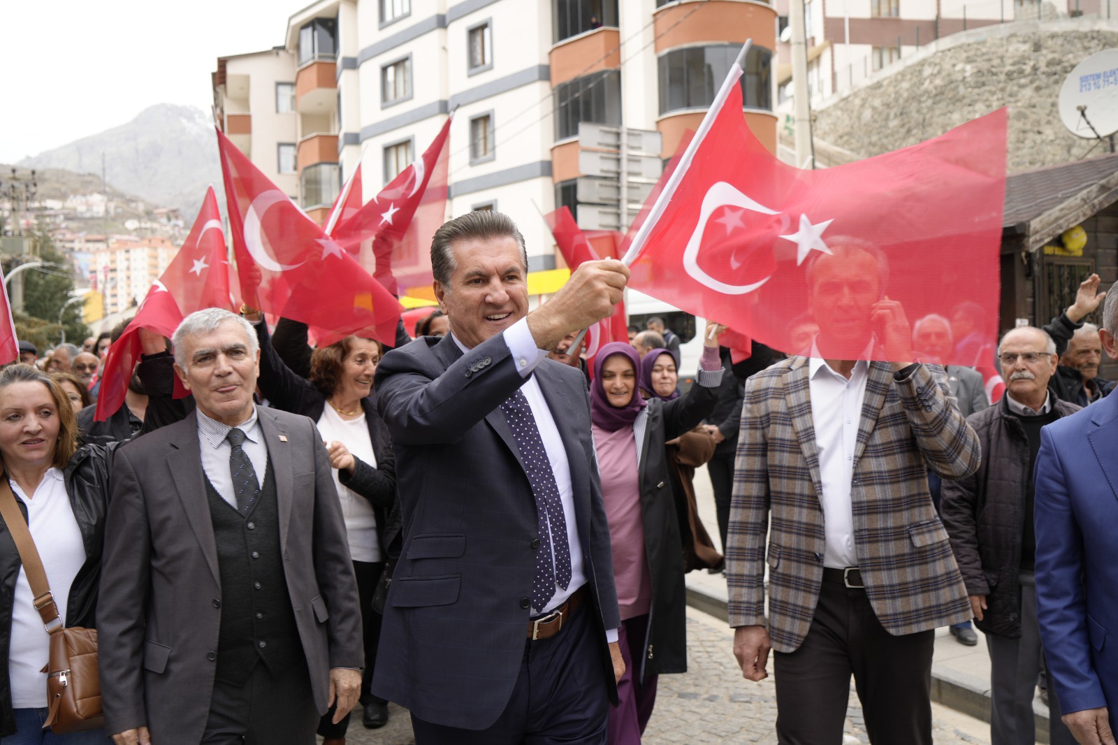 Sarıgül: Ben Şişli’de tarih yazdım, Bedri Başkan da Gümüşhane’de yazacak  7