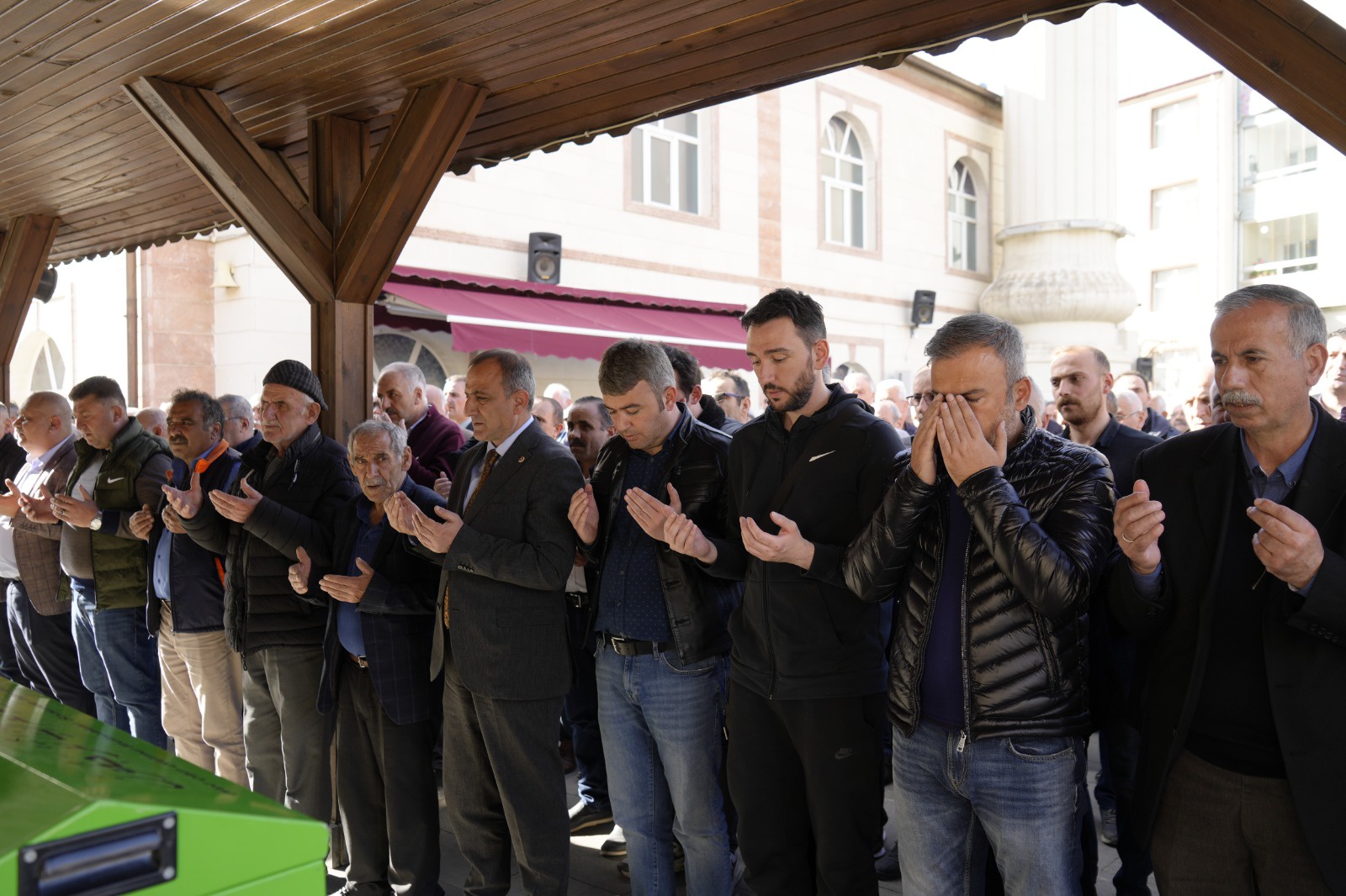 Derelioğlu son yolculuğuna uğurlandı 2