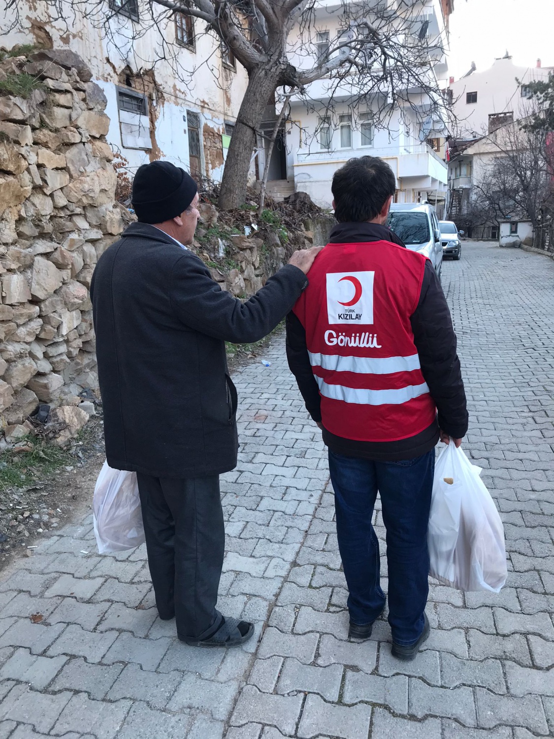 Kızılay’ın engelsiz gönüllüleri ihtiyaç sahiplerini pidesiz bırakmadı 7