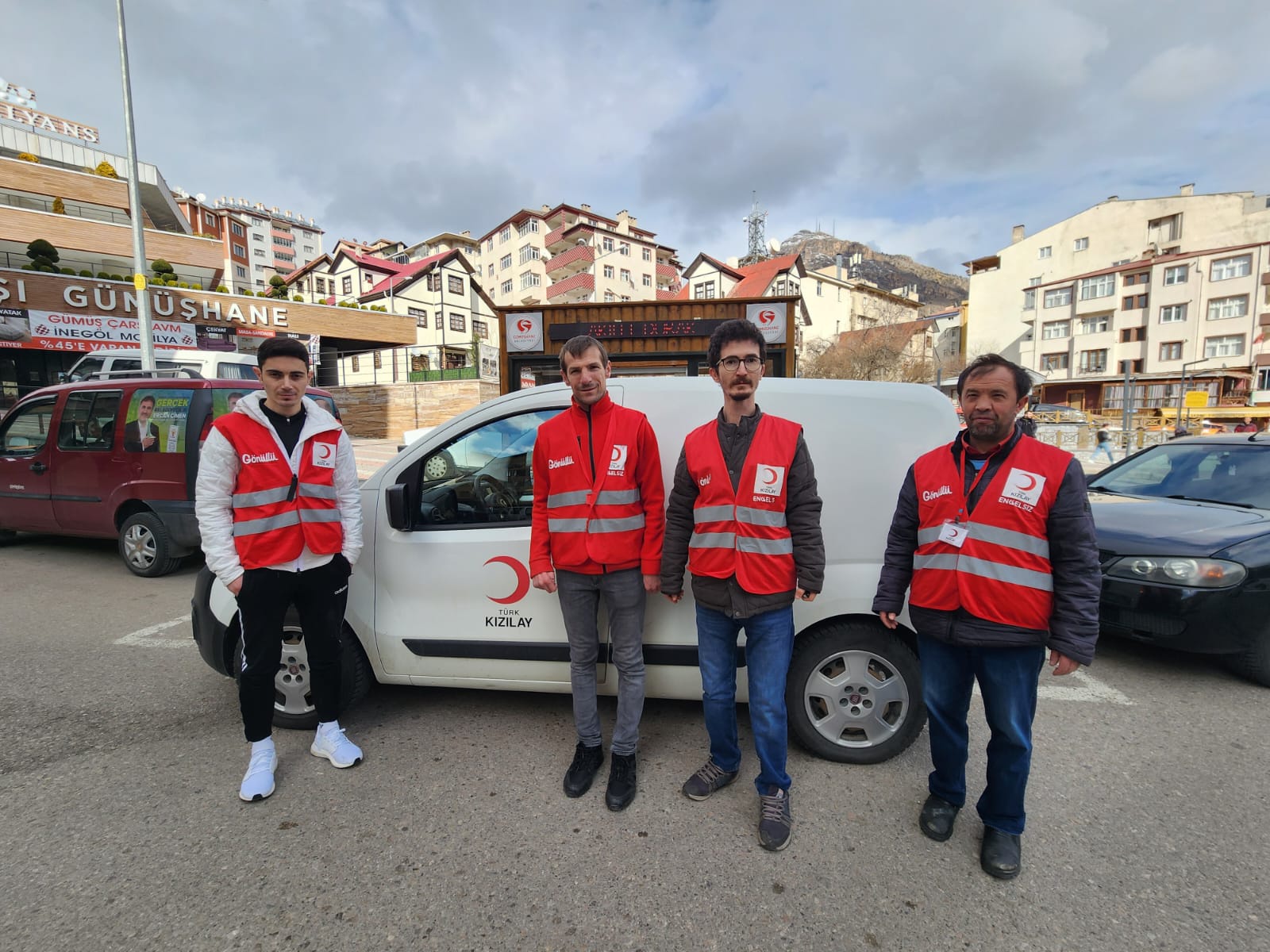 Kızılay’ın engelsiz gönüllüleri ihtiyaç sahiplerini pidesiz bırakmadı 8
