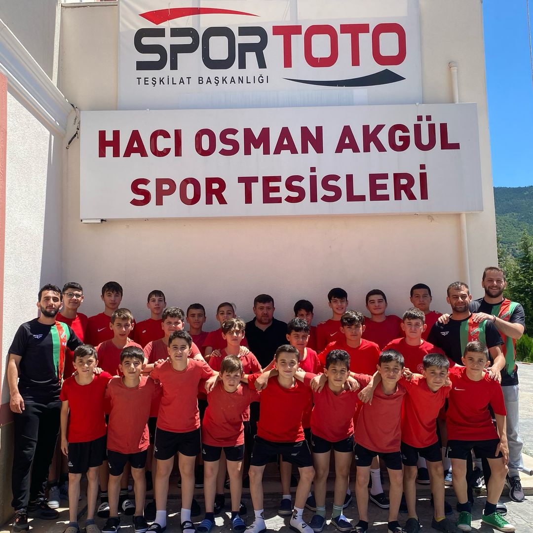 Gümüşhanespor tesislerini Torul Futbol Akademisi’ne açtı 2