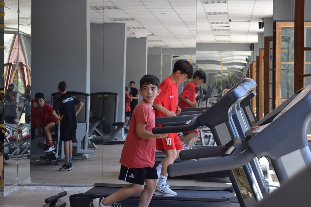 Gümüşhanespor tesislerini Torul Futbol Akademisi’ne açtı 5