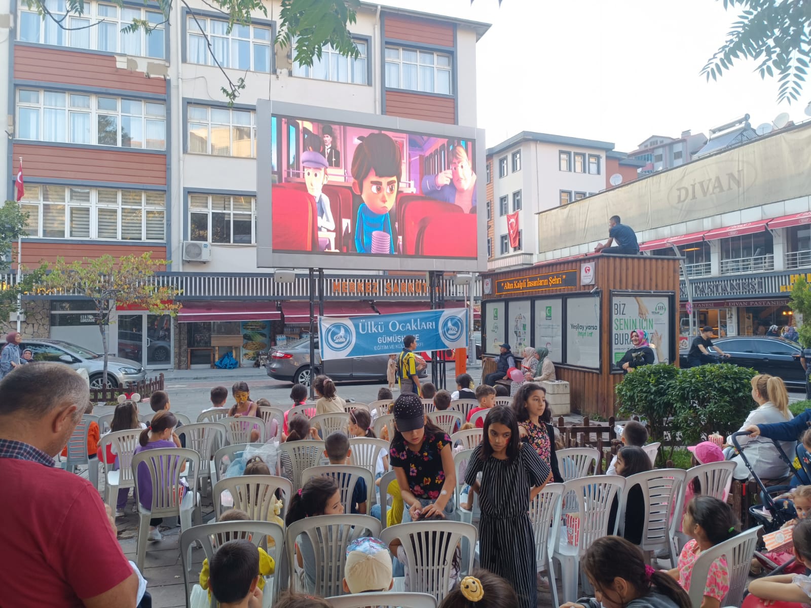 Ülkü Ocakları çocukları sevindirdi 8