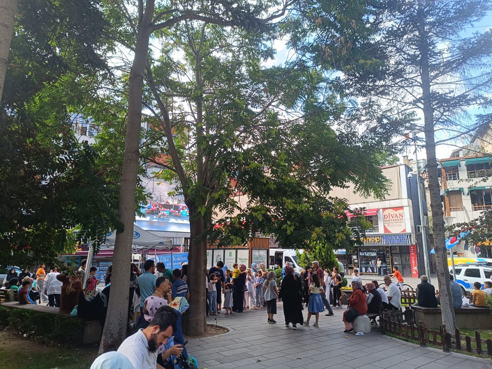 Ülkü Ocakları çocukları sevindirdi 10