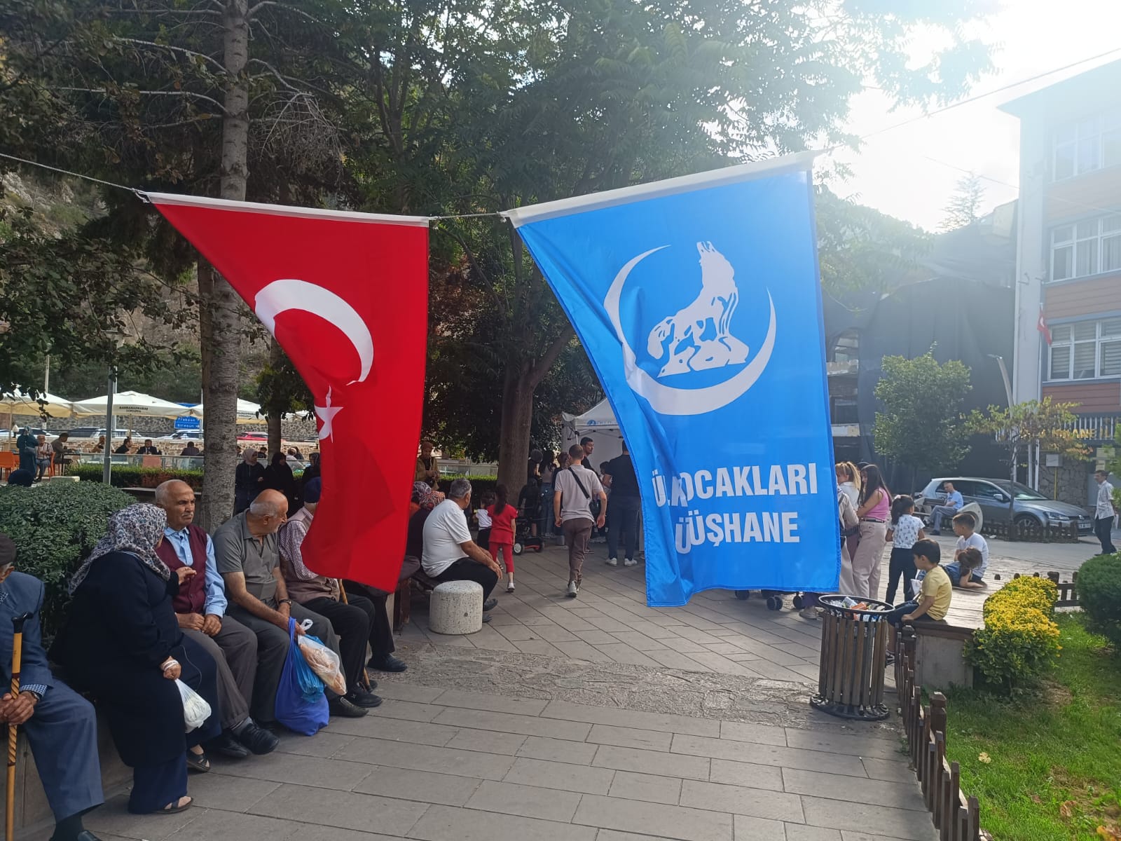 Ülkü Ocakları çocukları sevindirdi 6