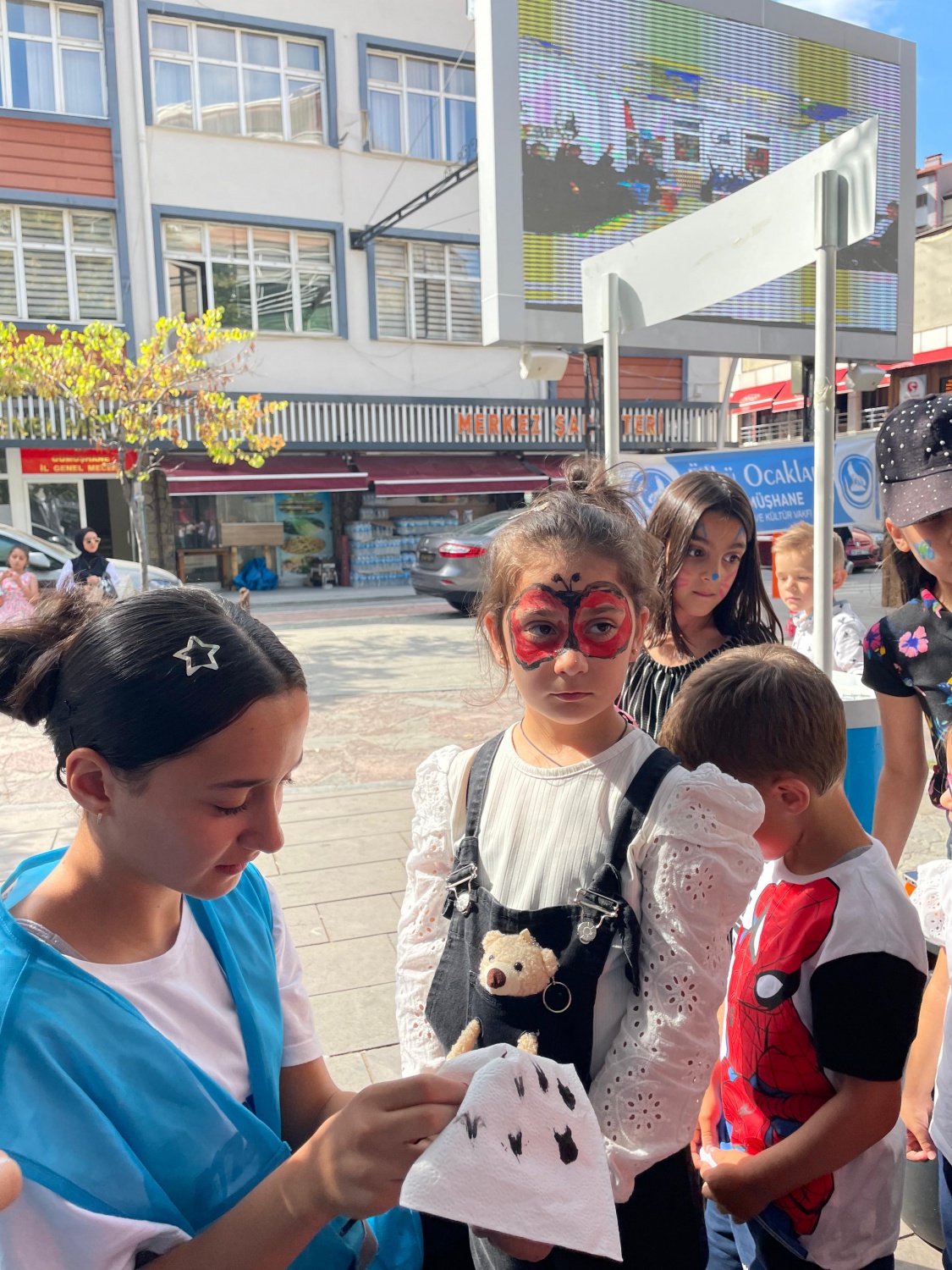 Ülkü Ocakları çocukları sevindirdi 25