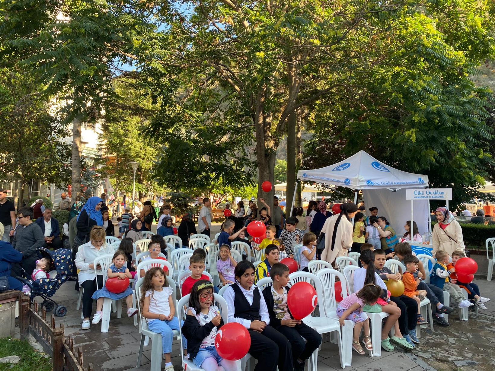 Ülkü Ocakları çocukları sevindirdi 22
