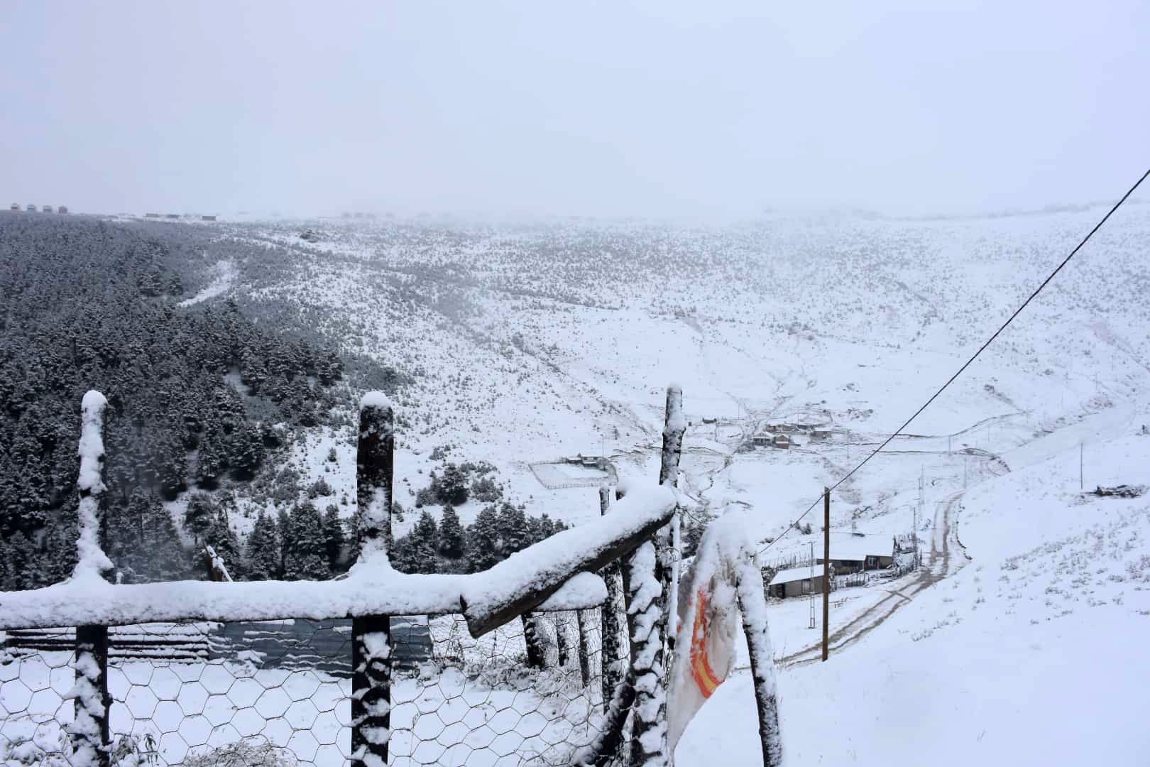 Gümüşhane yaylaları beyaz örtüyle kaplandı 5