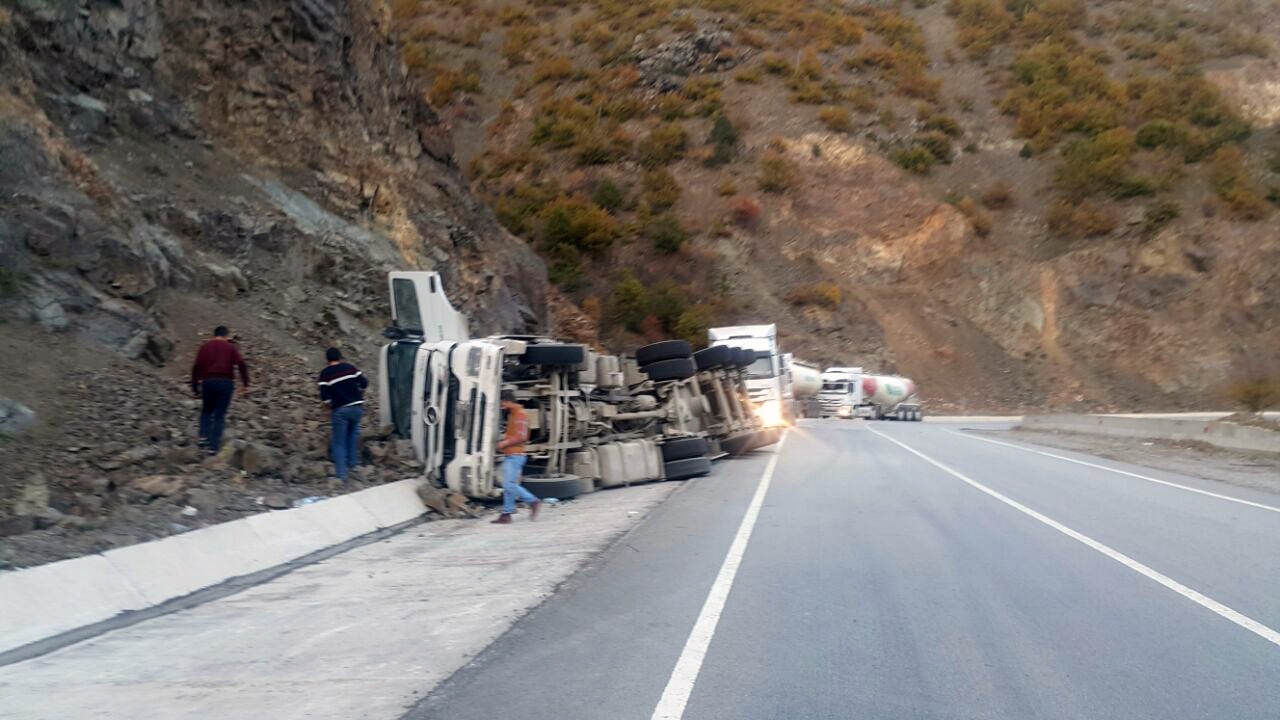 Kürtün’de 2 kaza, 4 yaralı 2