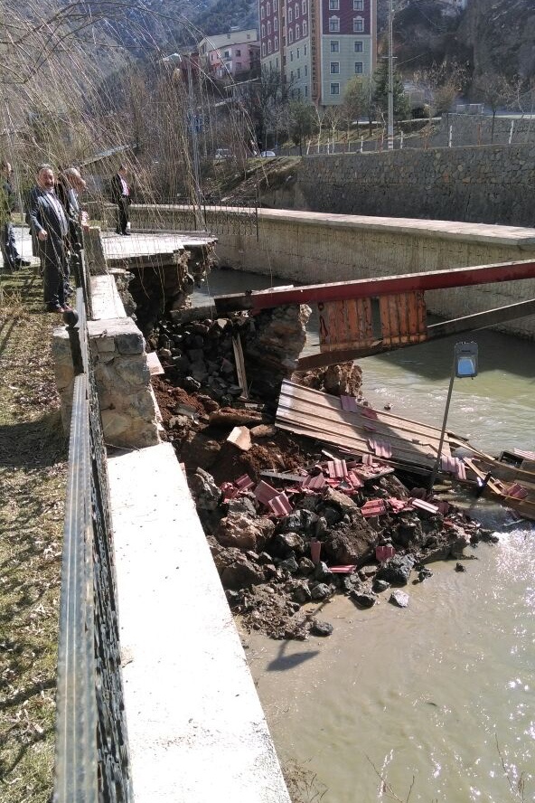 Yıkılan köprünün yerine yenisi yapılacak 3